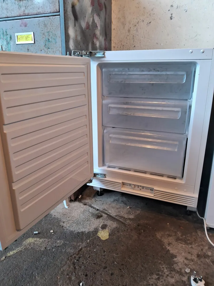 BRAND NEW UNDER COUNTER FREEZER FOR SALE - Image 4