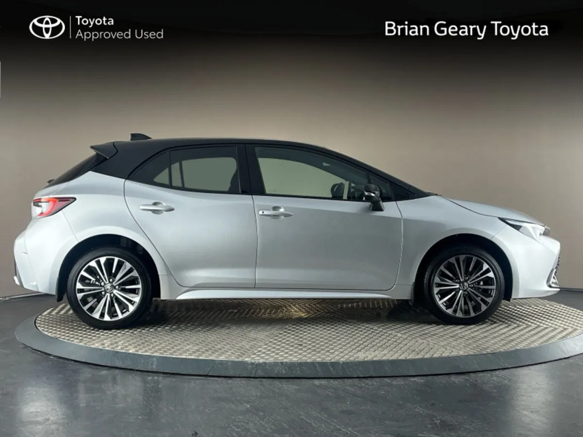 Toyota Corolla HYBRID LUNA SPORT - Image 3