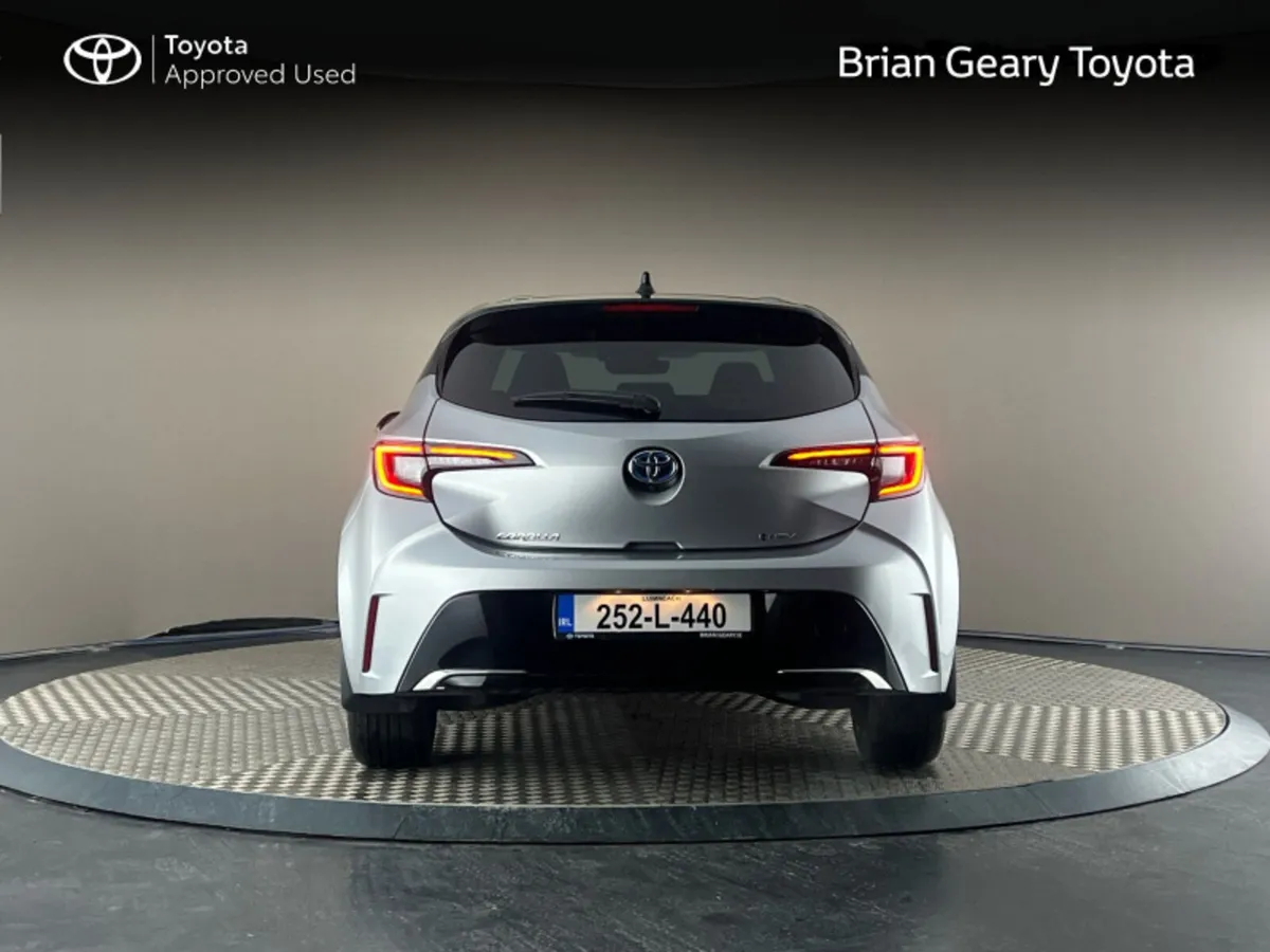 Toyota Corolla HYBRID LUNA SPORT - Image 4