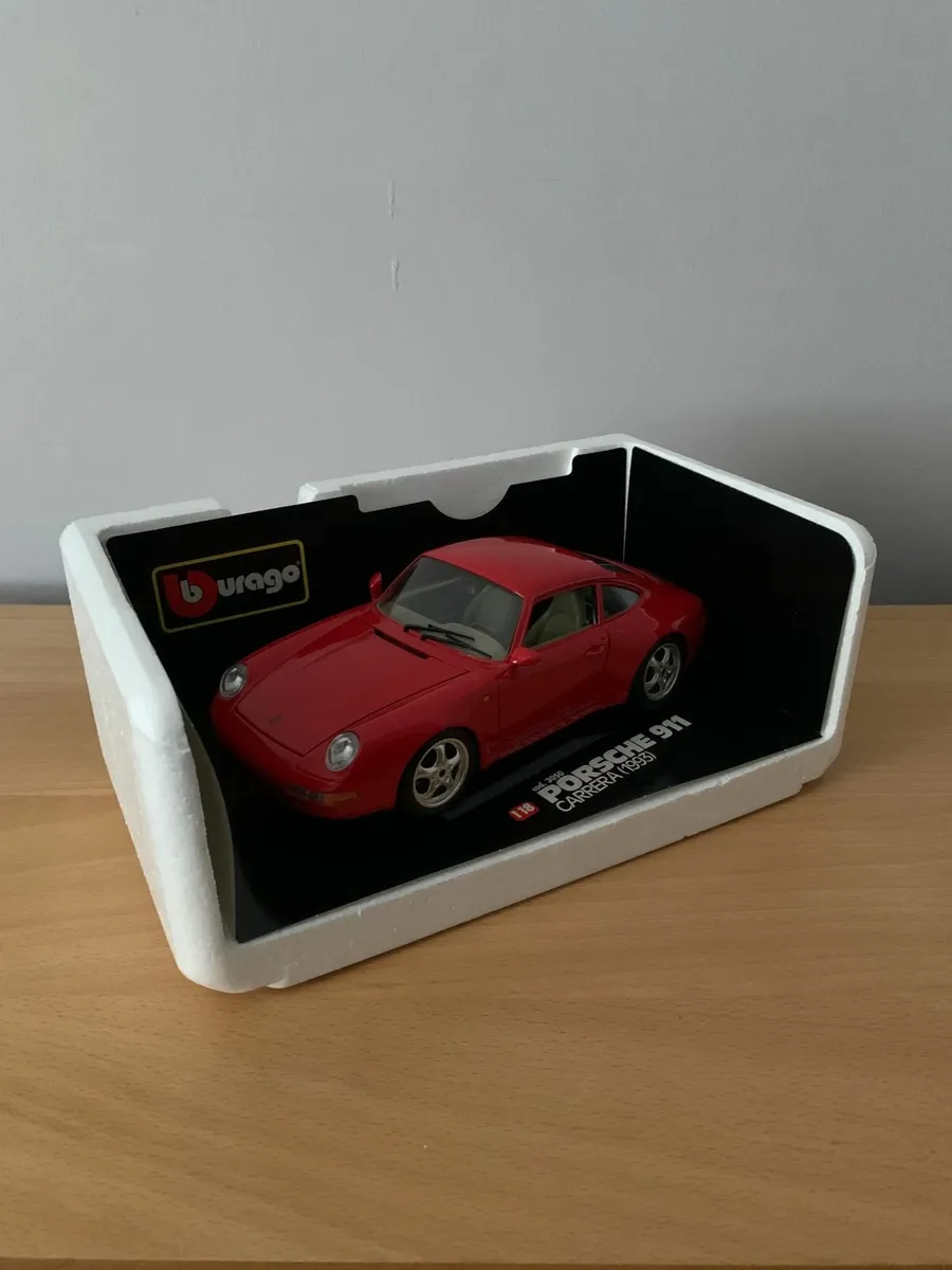1993 Porsche 911 Carrera 1/18 Burago Model Car - Image 3