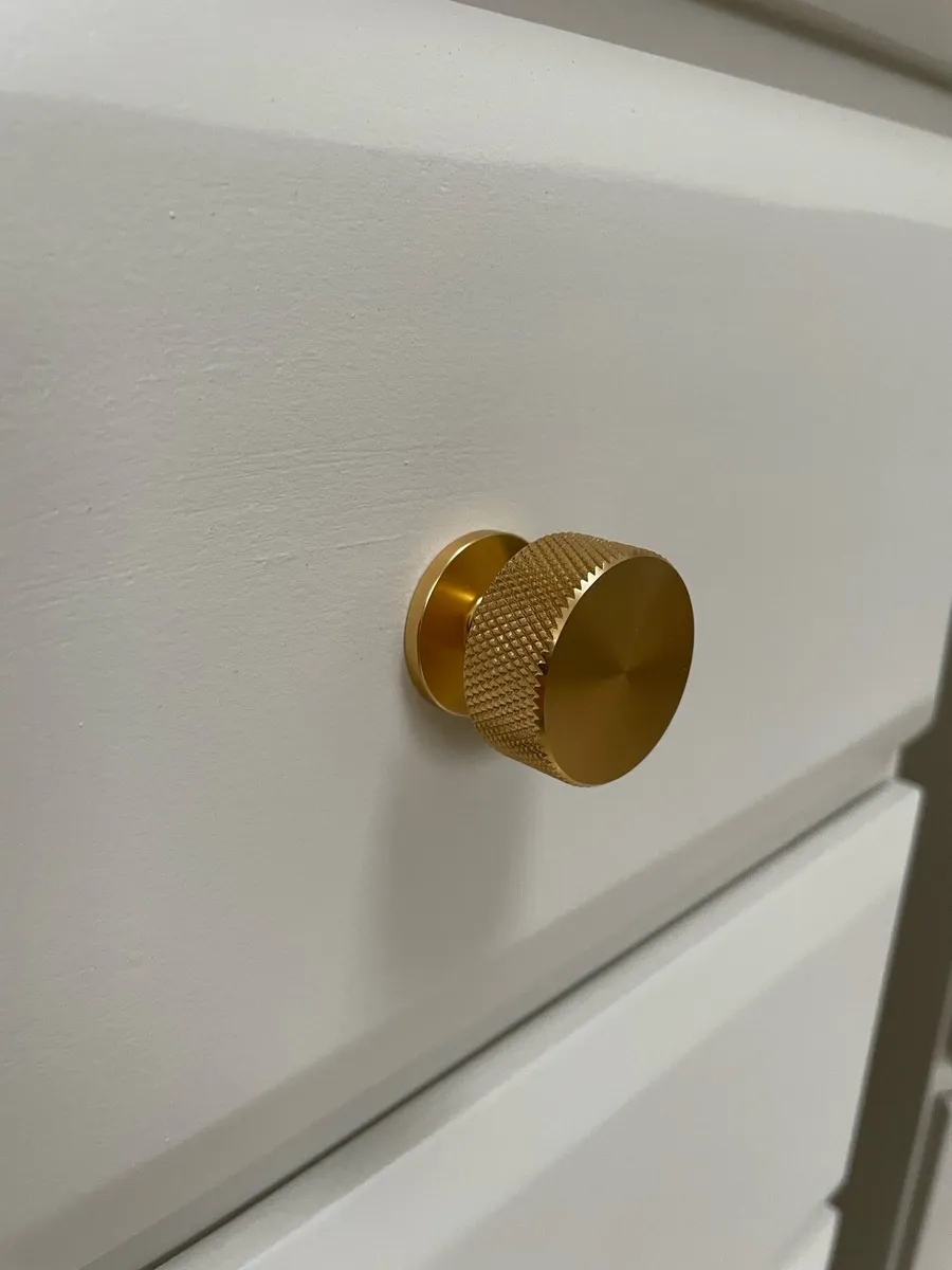 Pair of bedside lockers - Image 4