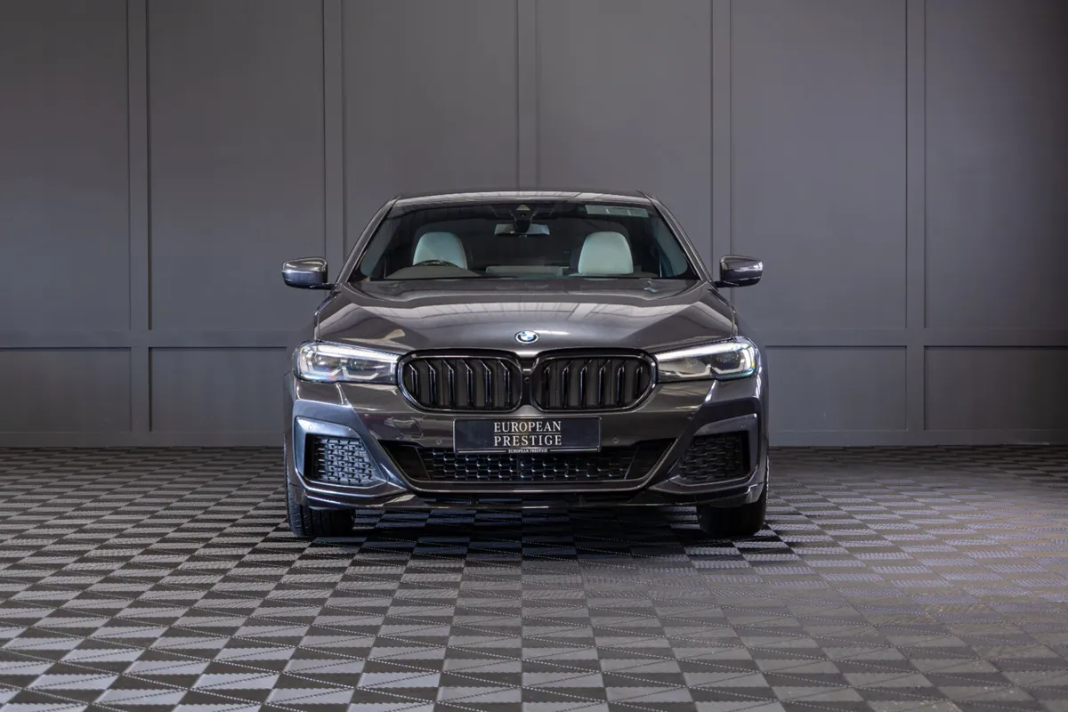 222 BMW 5-Series 530e M-Sport - Image 2
