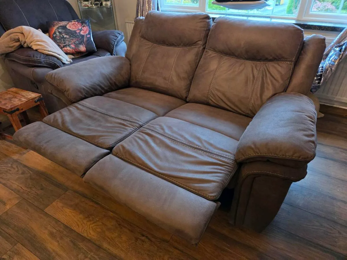Recliner 2 seater sofa - Image 3