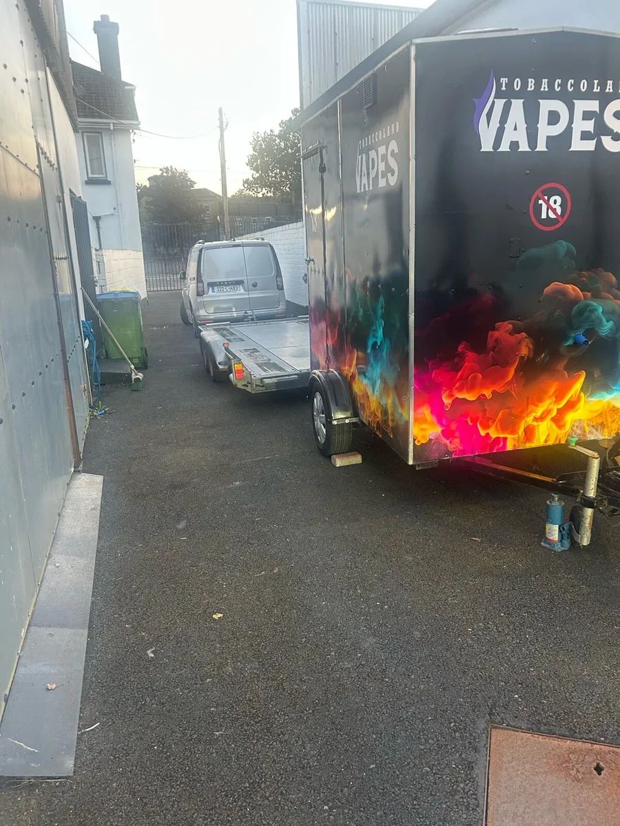 Single axle display trailer with customised wrap - Image 2