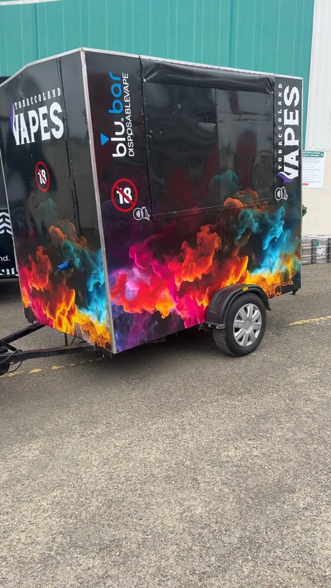 Single axle display trailer with customised wrap - Image 4