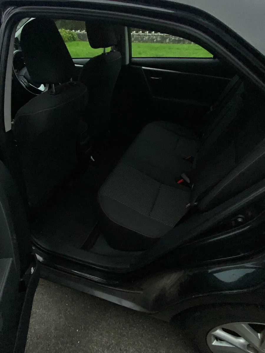 Toyota Corolla - Image 4