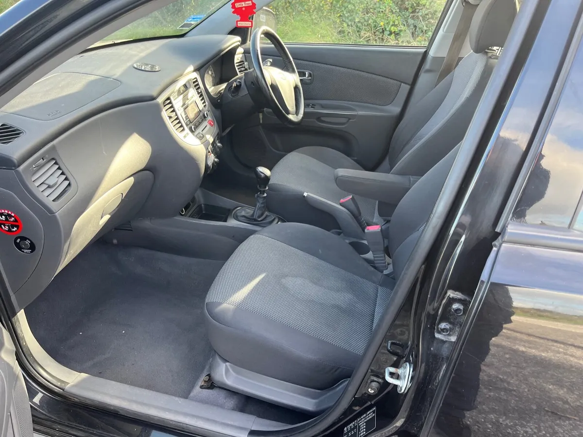 Kia Rio 2010 - Image 2