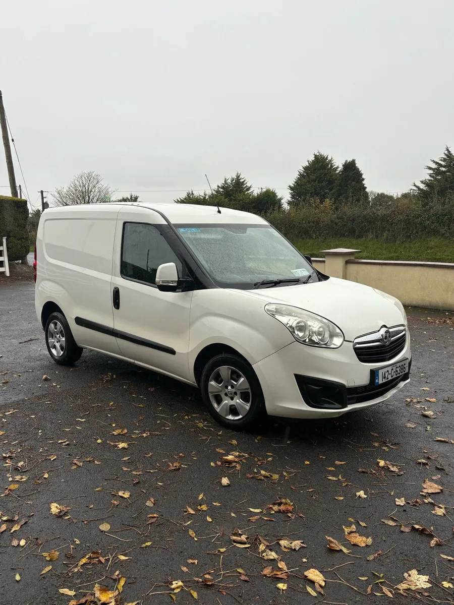 2014 Vauxhall combo tax 10/25 Doe 12/25 - Image 1