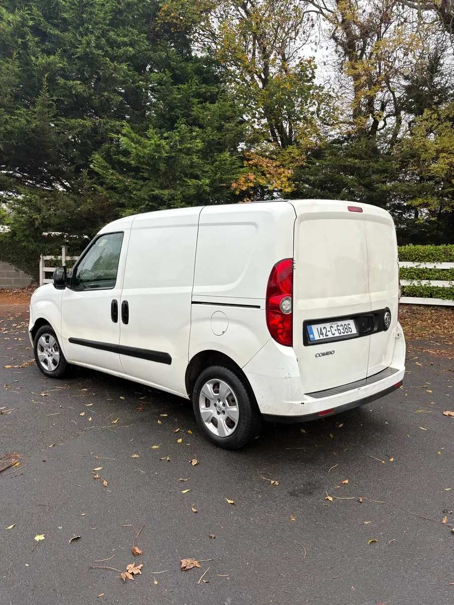 2014 Vauxhall combo tax 10/25 Doe 12/25 - Image 3