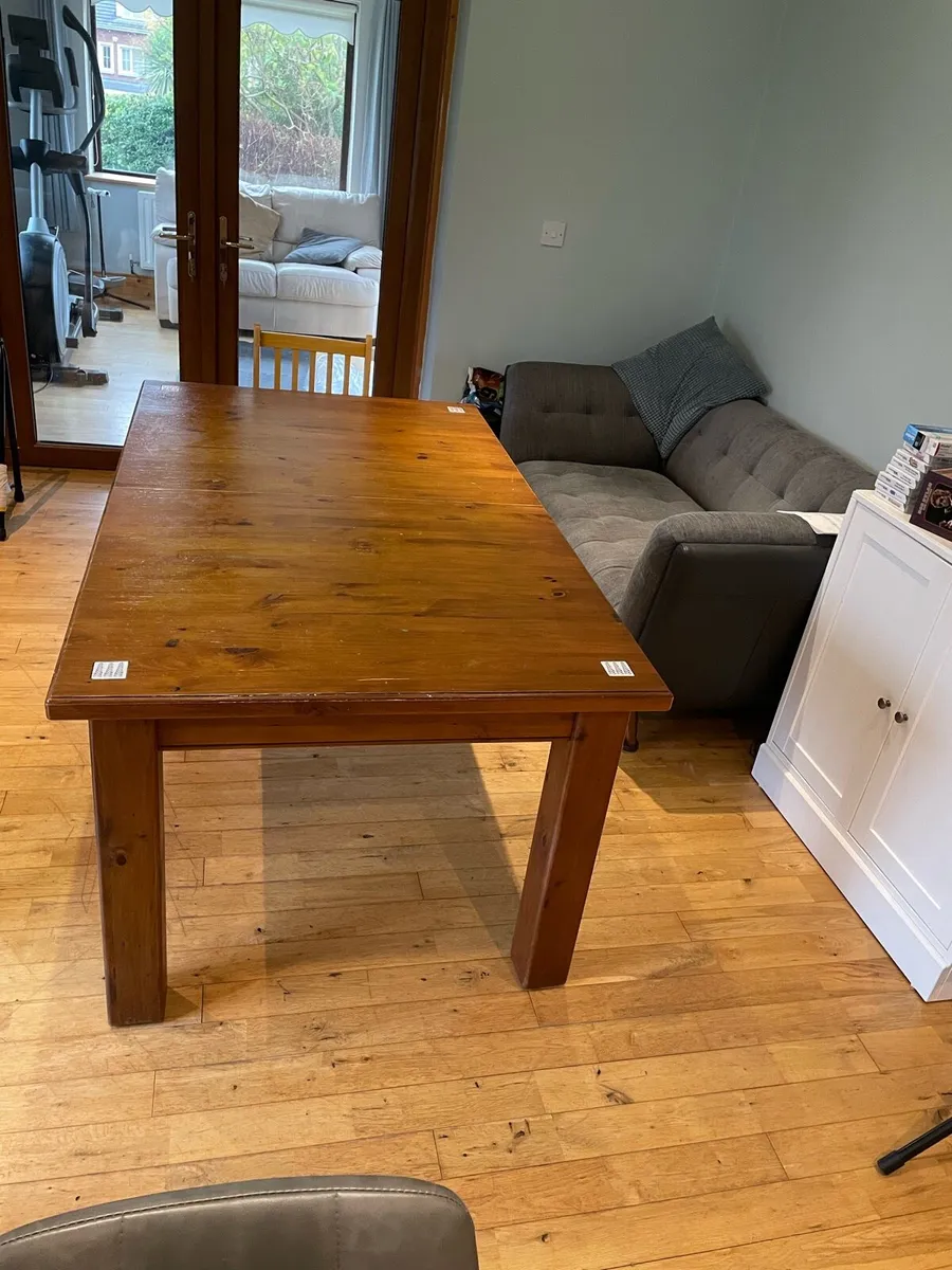 Dining table - Image 1