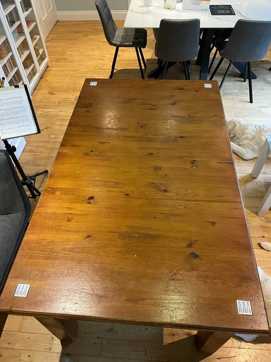 Dining table - Image 2