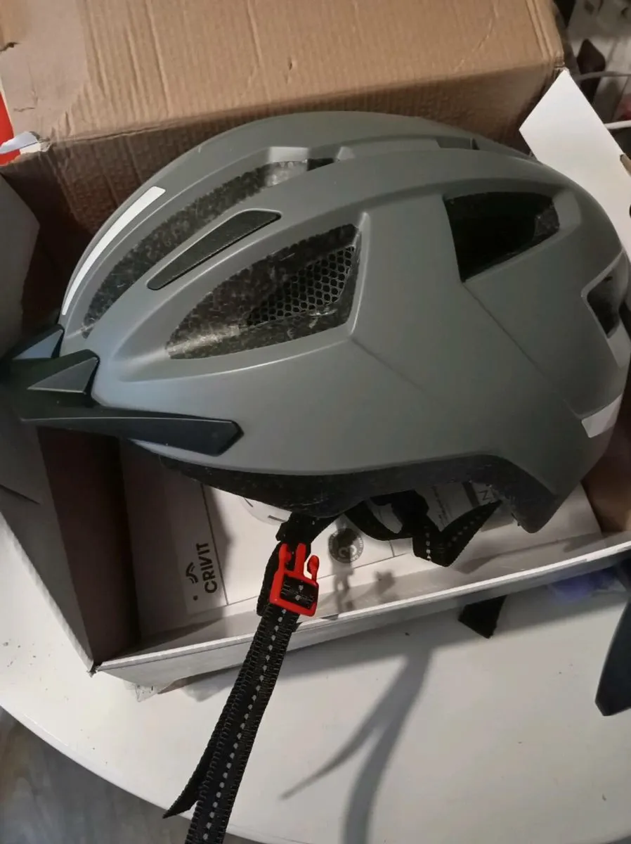 Brand New Helmet with lights and two New pumps - Image 3