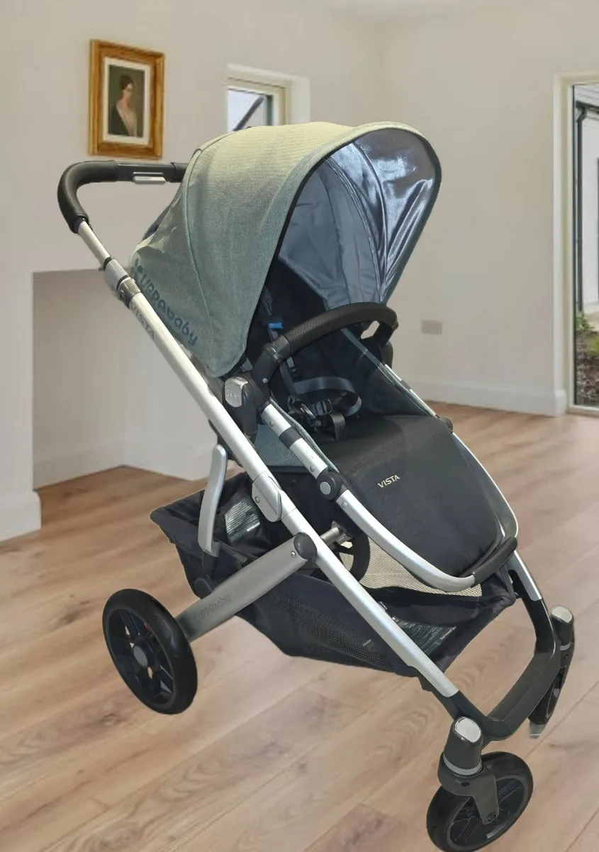MUST SEE Uppababy Vista car seat, isofix, footmuff - Image 2