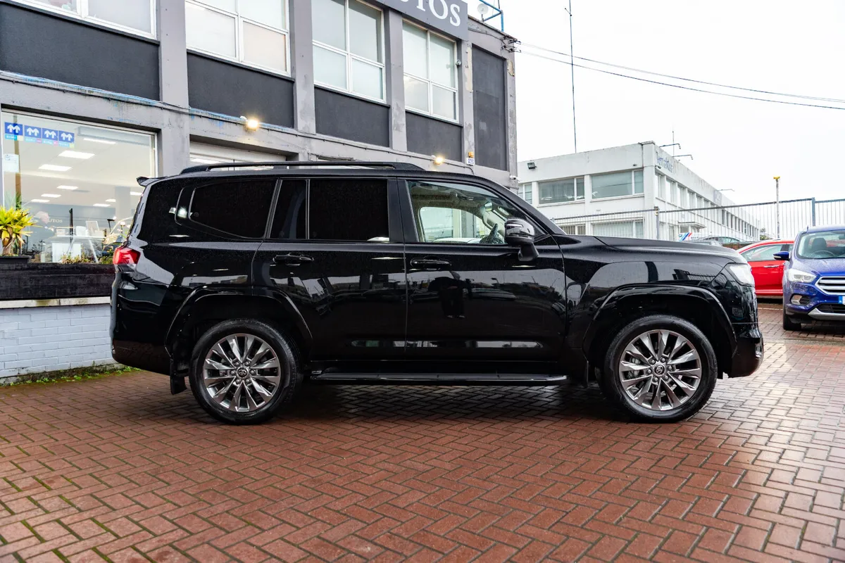 TOYOTA AMAZON  LC300 5 SEATER VAT DOCKET AVAILABLE - Image 2