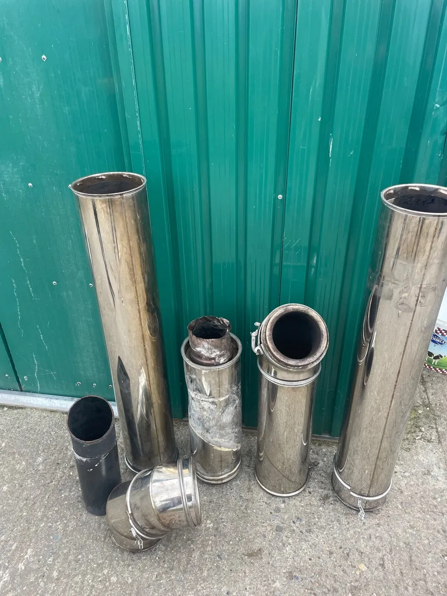 Steel flue pipe and chimney cowl - Image 1