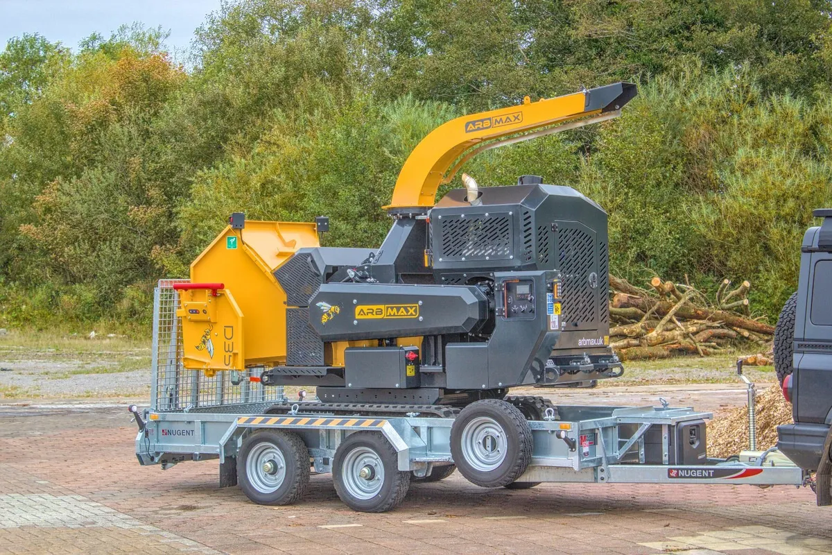 ARBMAX D35 13-Inch Tracked Towable Wood Chipper - Image 4