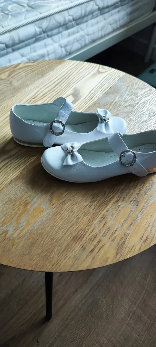 Communion dress with accessories - Image 4