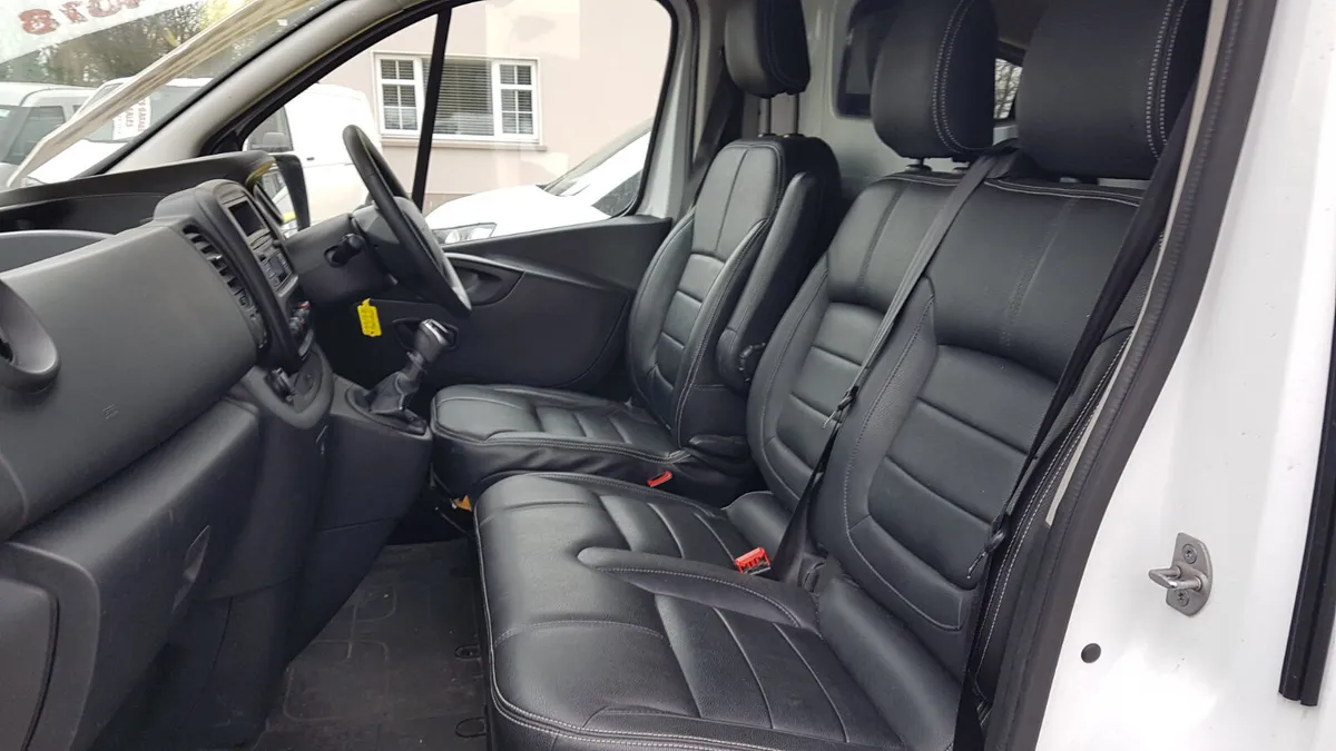 Renault Trafic 192D NEW MODEL 2.0LT 49KM VAT INVOI - Image 4