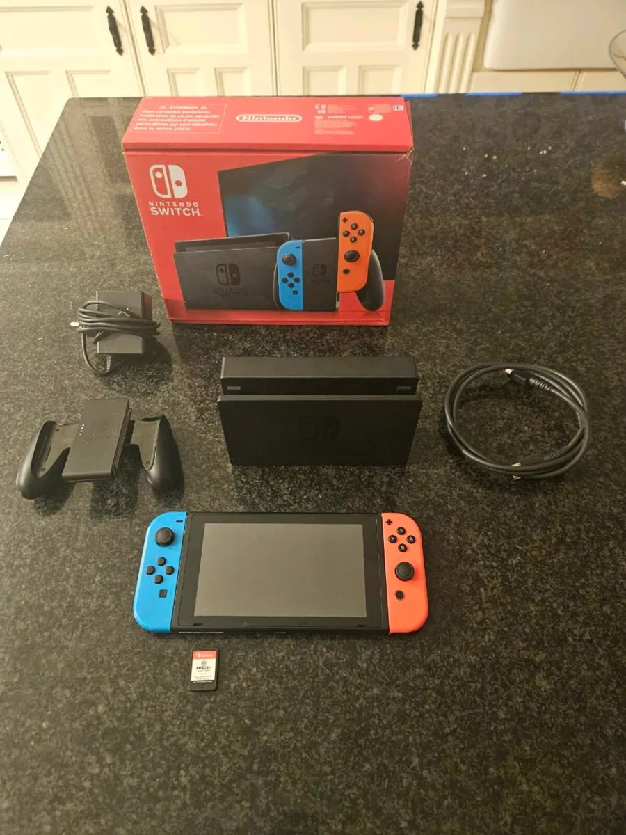 Nintendo Switch - Image 2