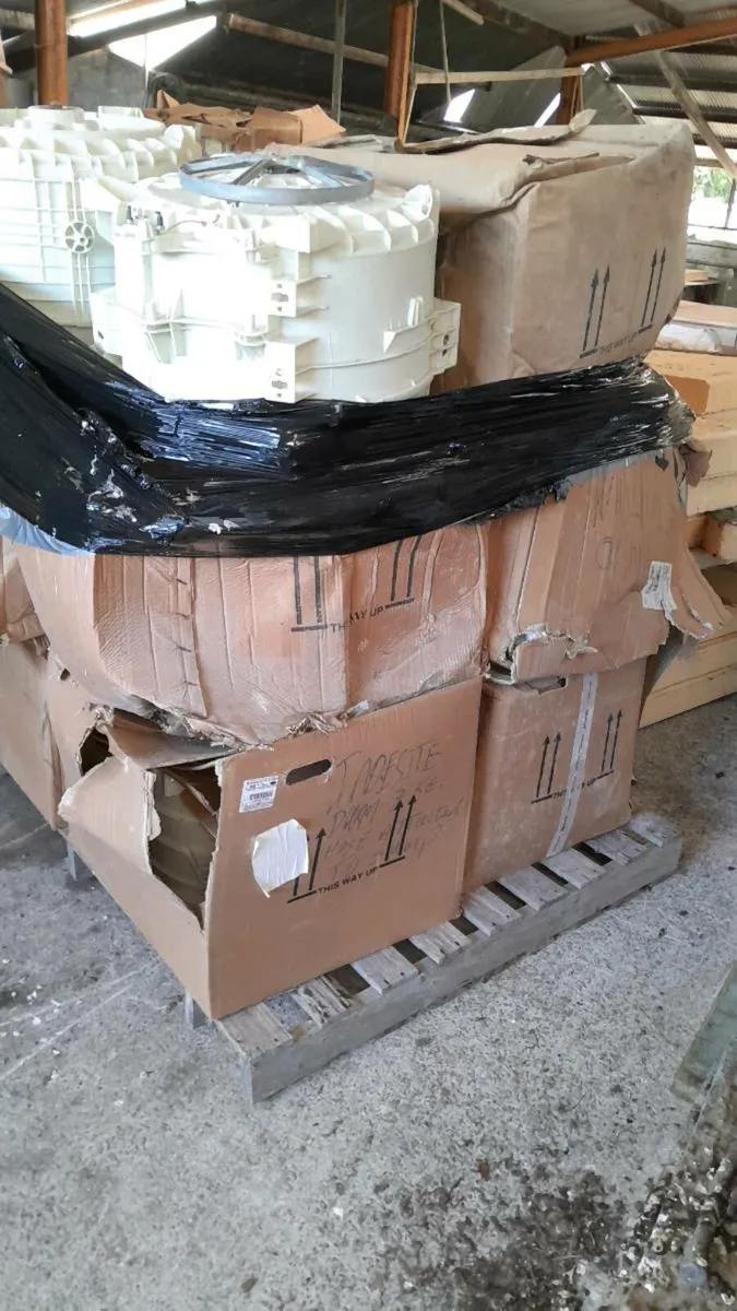 Washing machine outer drum assemblies - Image 4