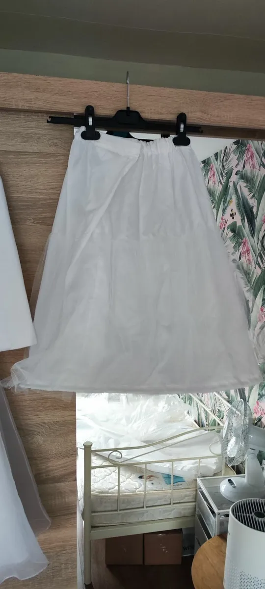 Communion dress with accessories - Image 3