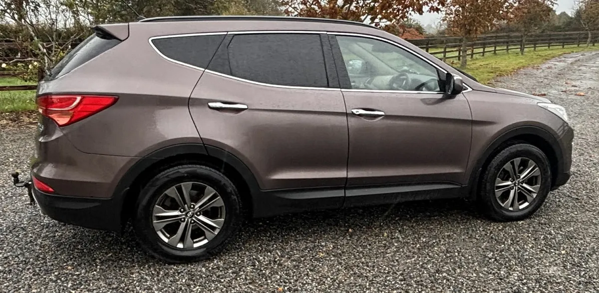 Hyundai Santa Fe 2015 - Image 2