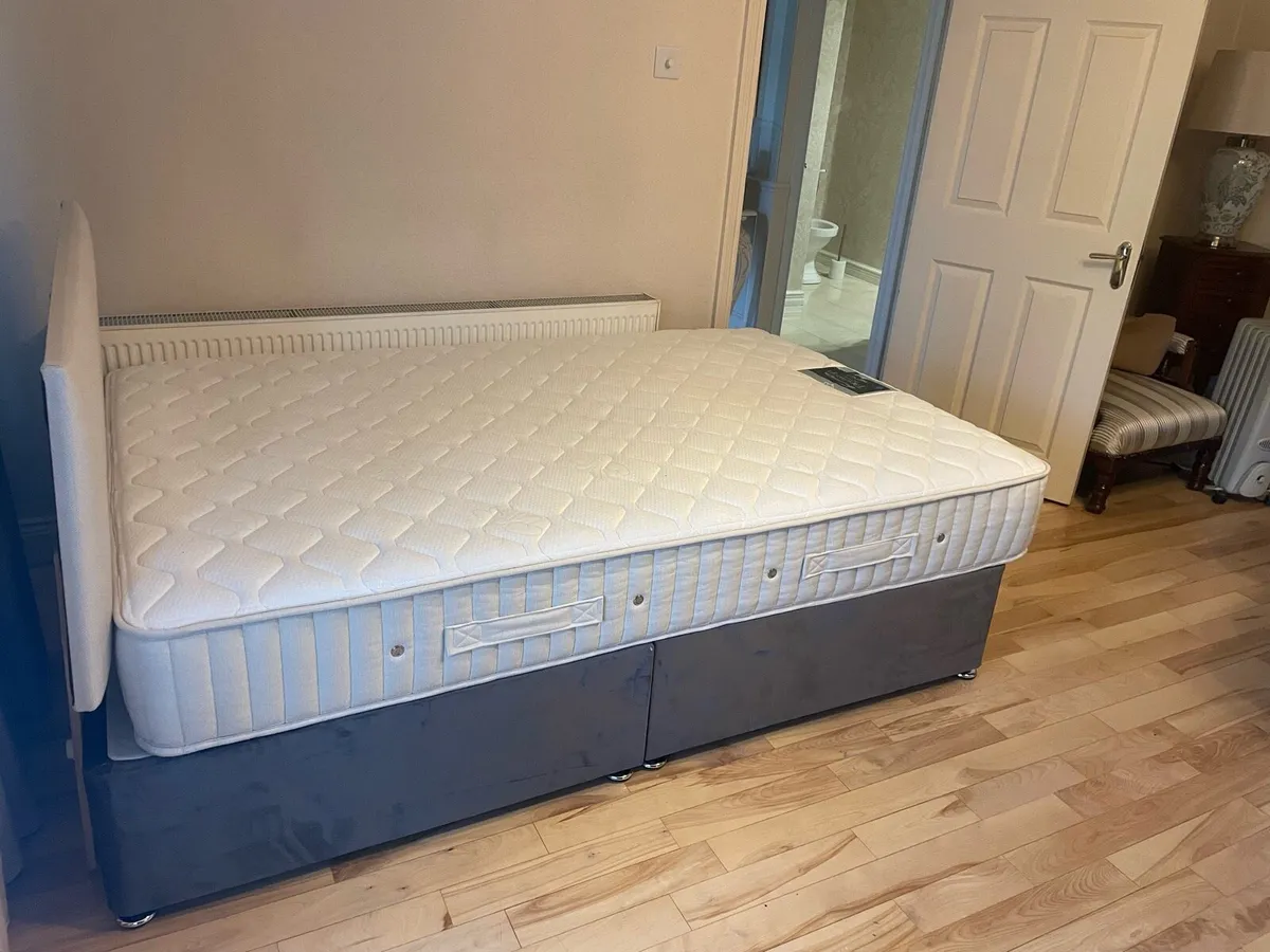 4ft Bed with base and headboard - Image 3
