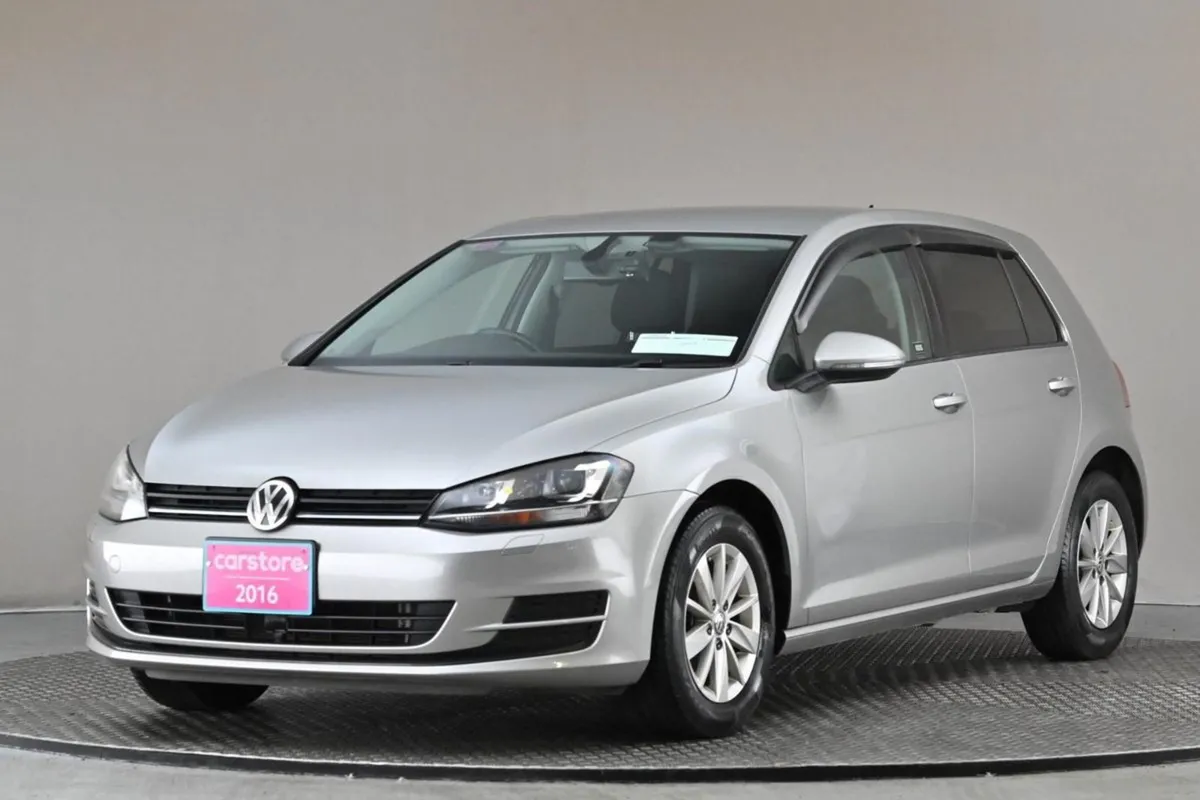 Volkswagen Golf 1.2 TSI DSG MK7 Trendline  revers - Image 3