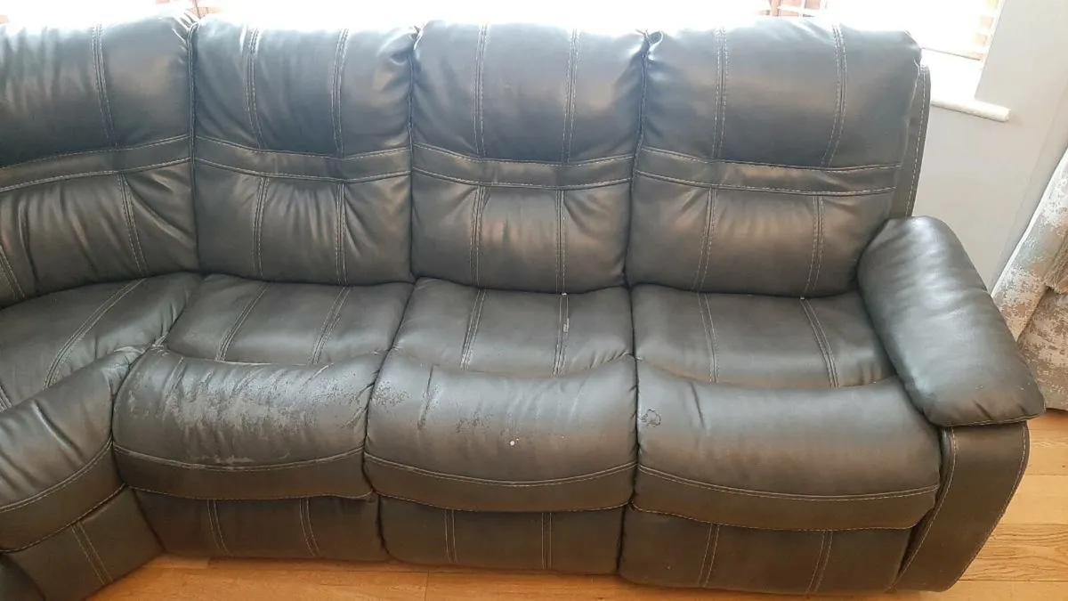 Recliner couch - Image 4