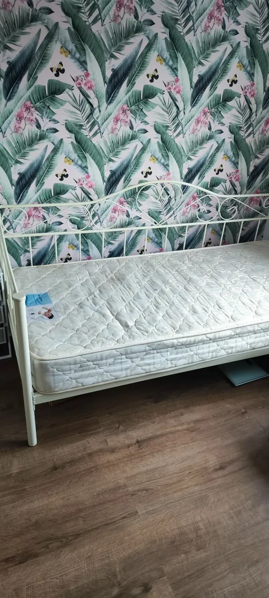 Single bed with Mattress - Image 1