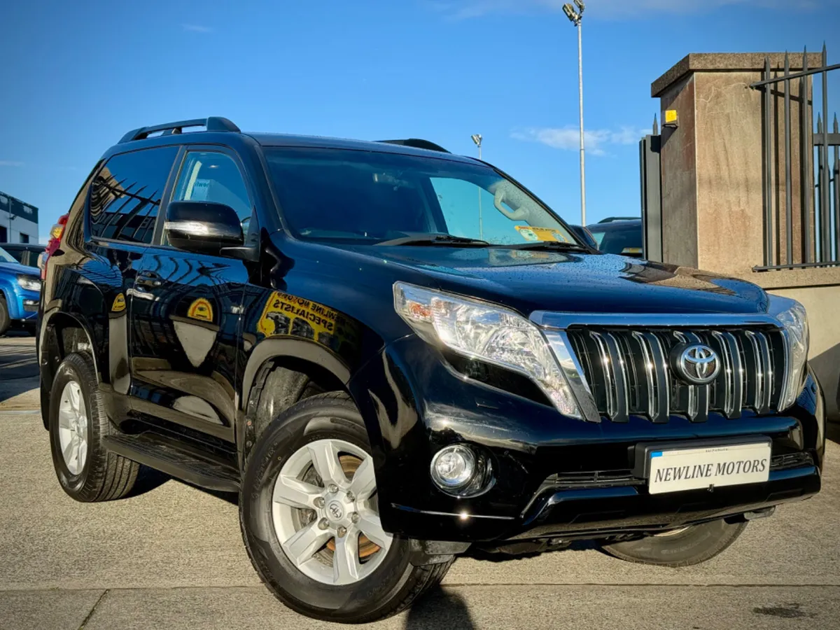 2017 Toyota Land Cruiser SWB - Image 4