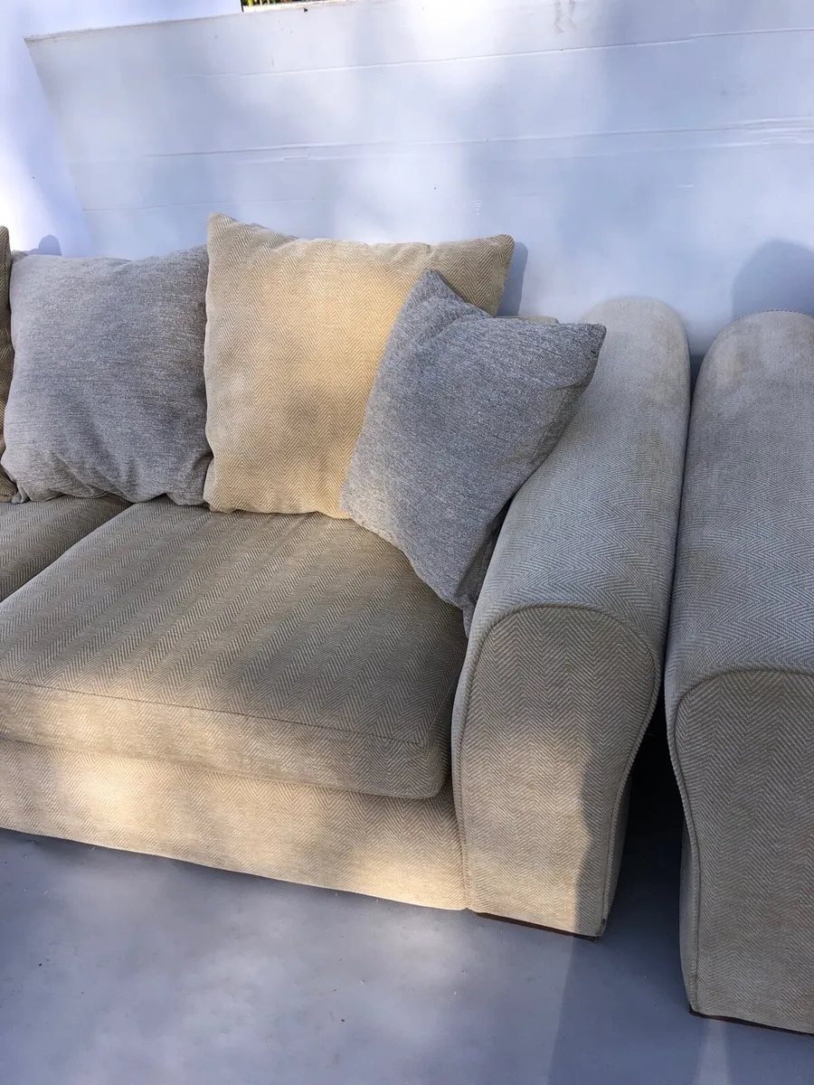 311. Suite. - Image 2