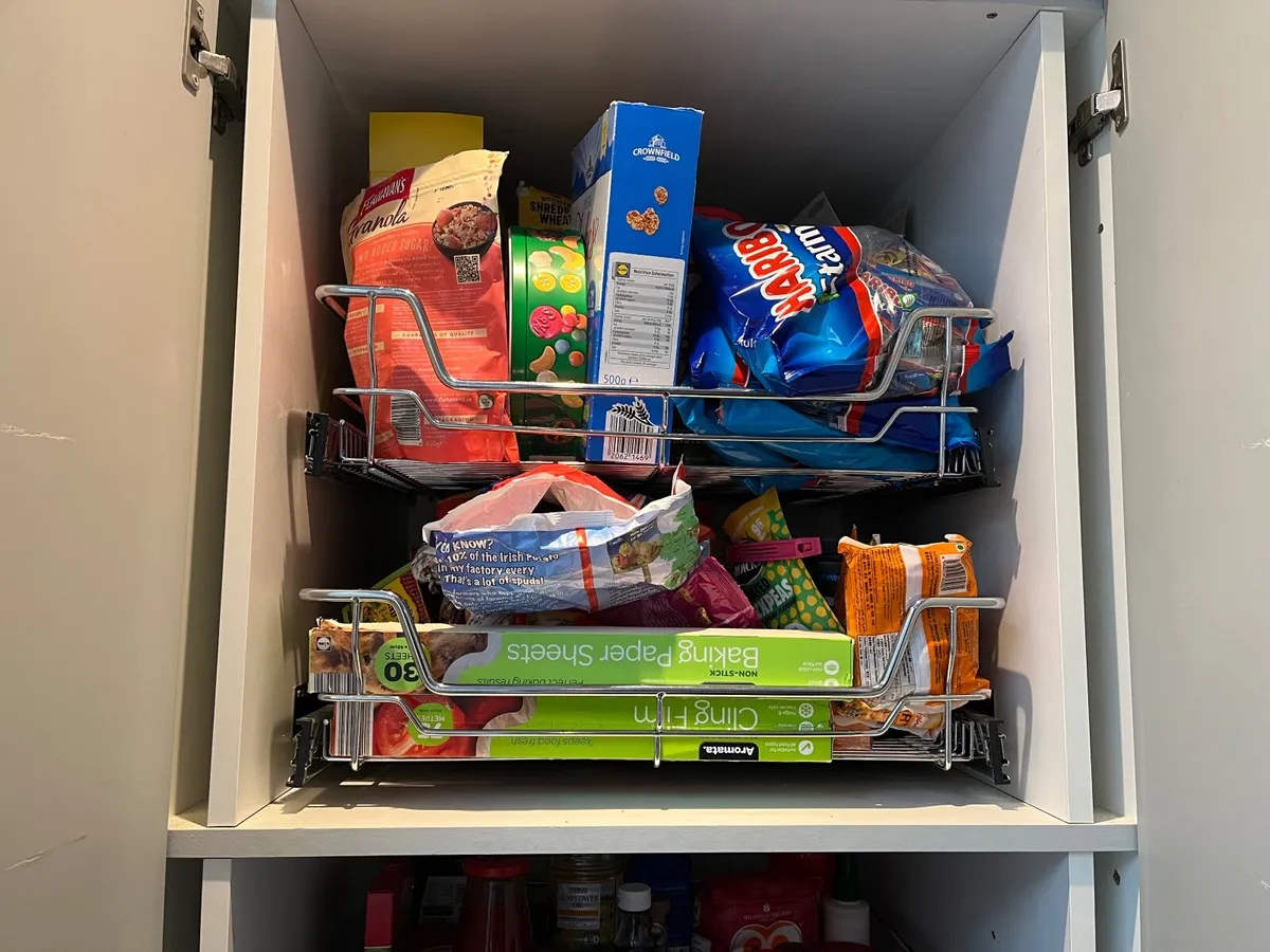 Kitchen units and inserts - Image 3