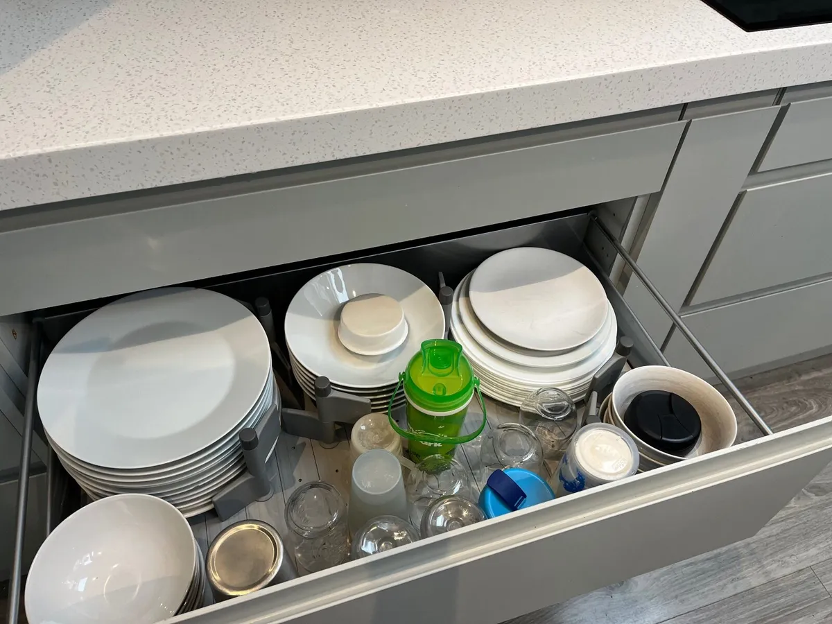 Kitchen units and inserts - Image 4