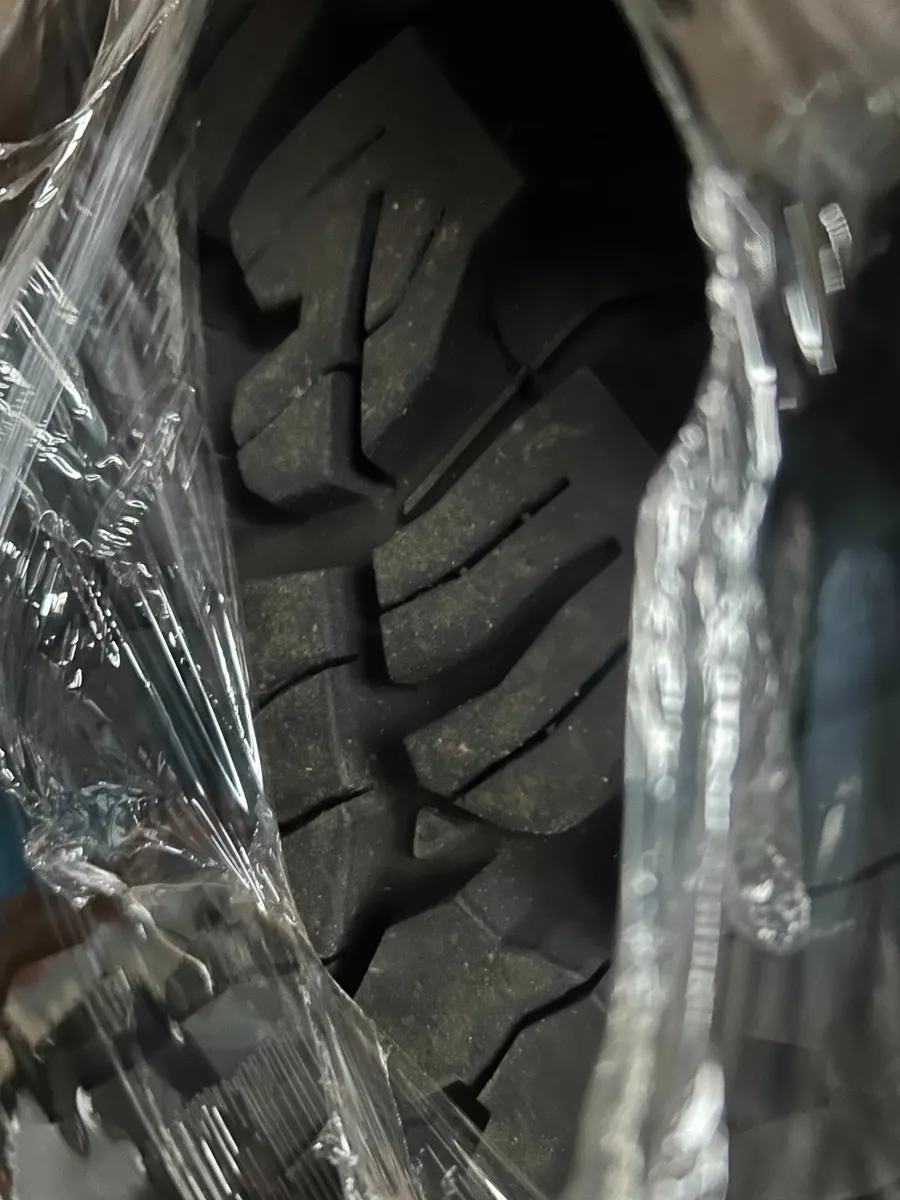 x4 BF Goodrich ALL Terrain T/A KO2 285/70 R17 - Image 4