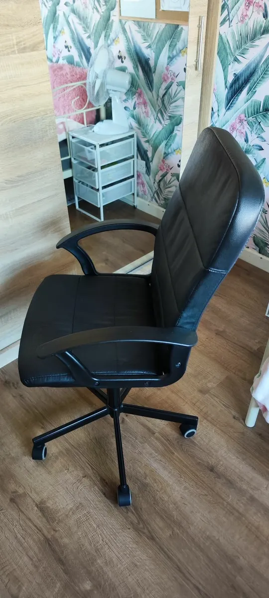 Office chairs - Image 1