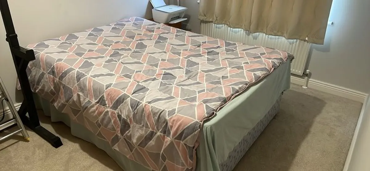 single and double beds - Image 1