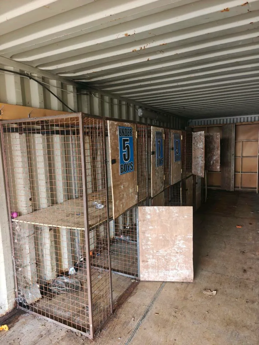 Steel cage - Image 1