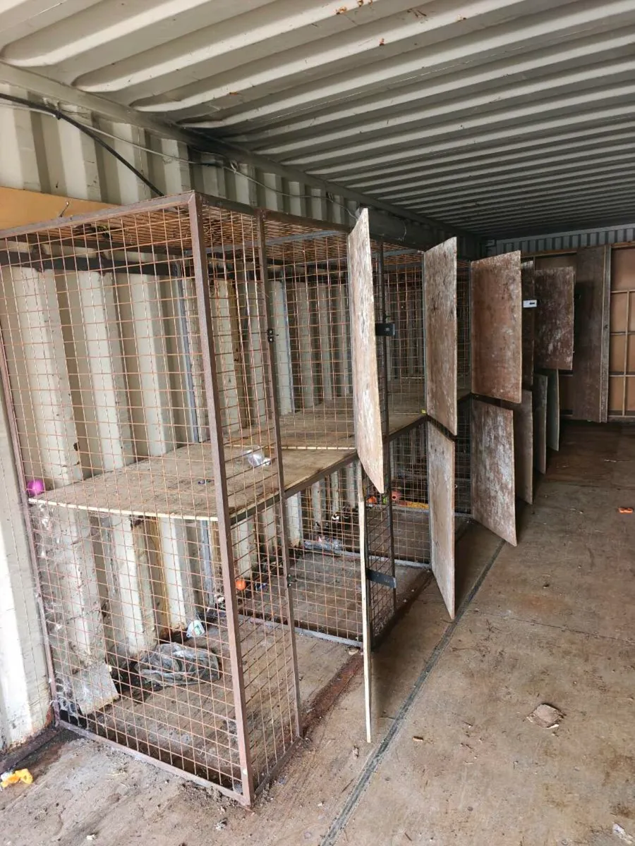 Steel cage - Image 3