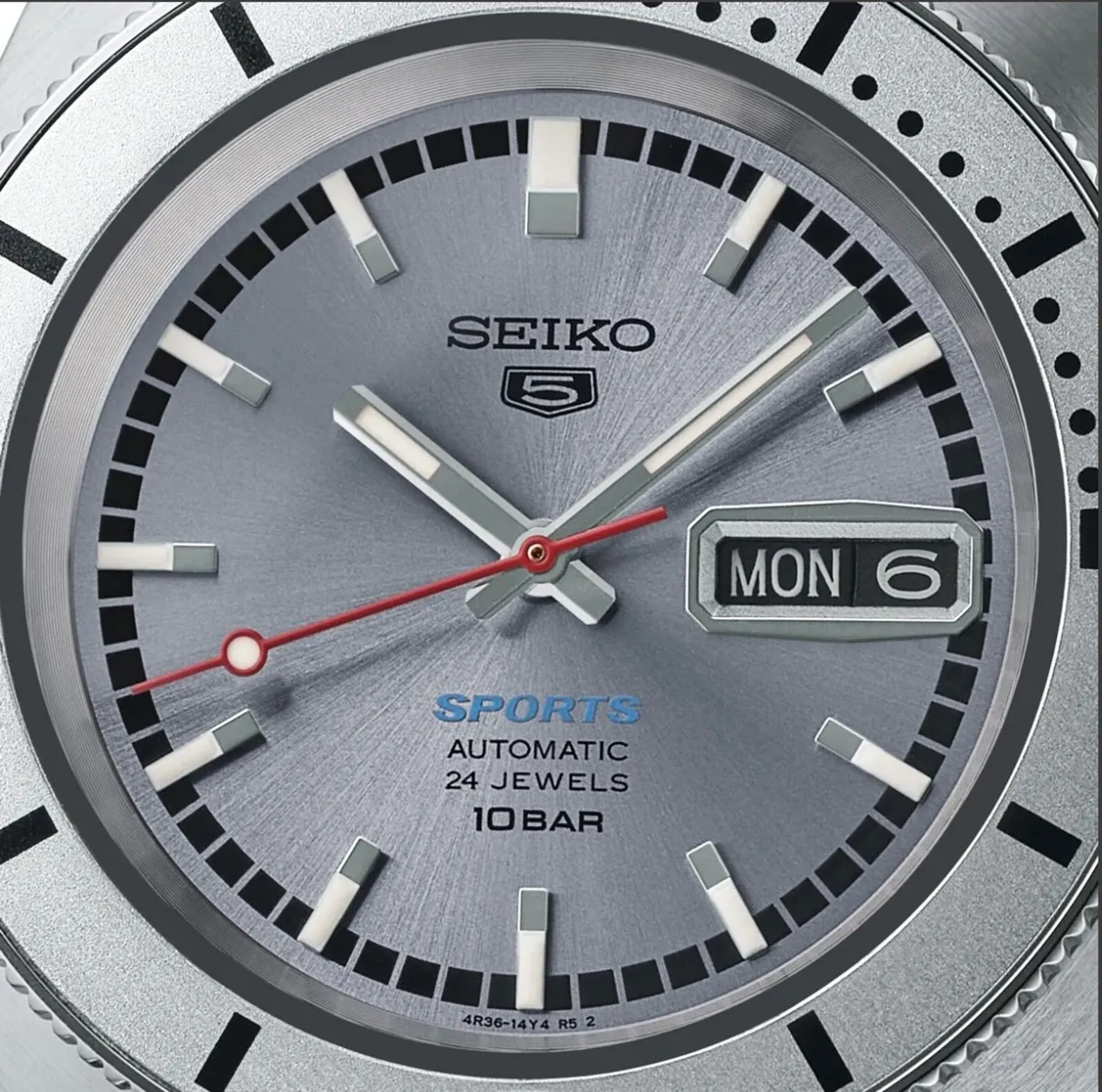 Seiko 5 Sports Watch - Image 2