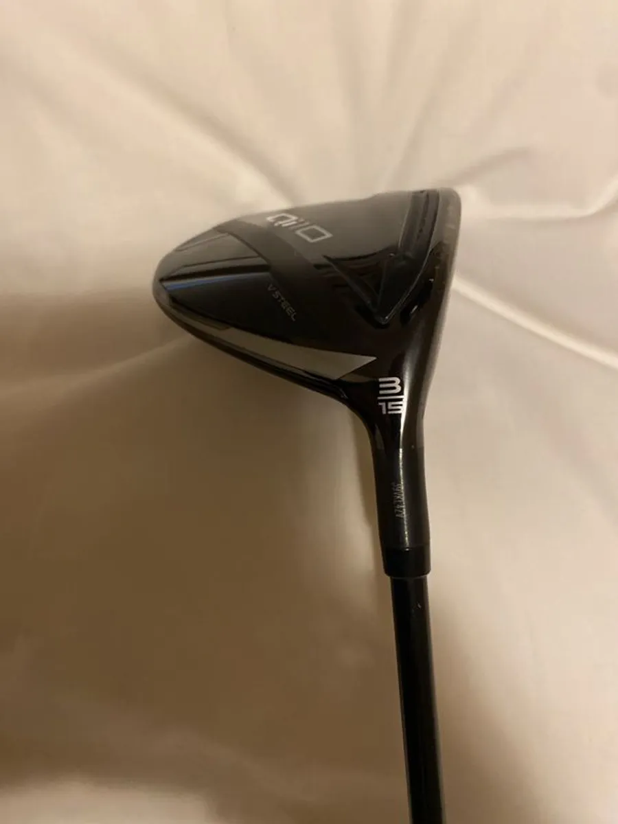 taylor made QI 10, 3 wood - Image 1