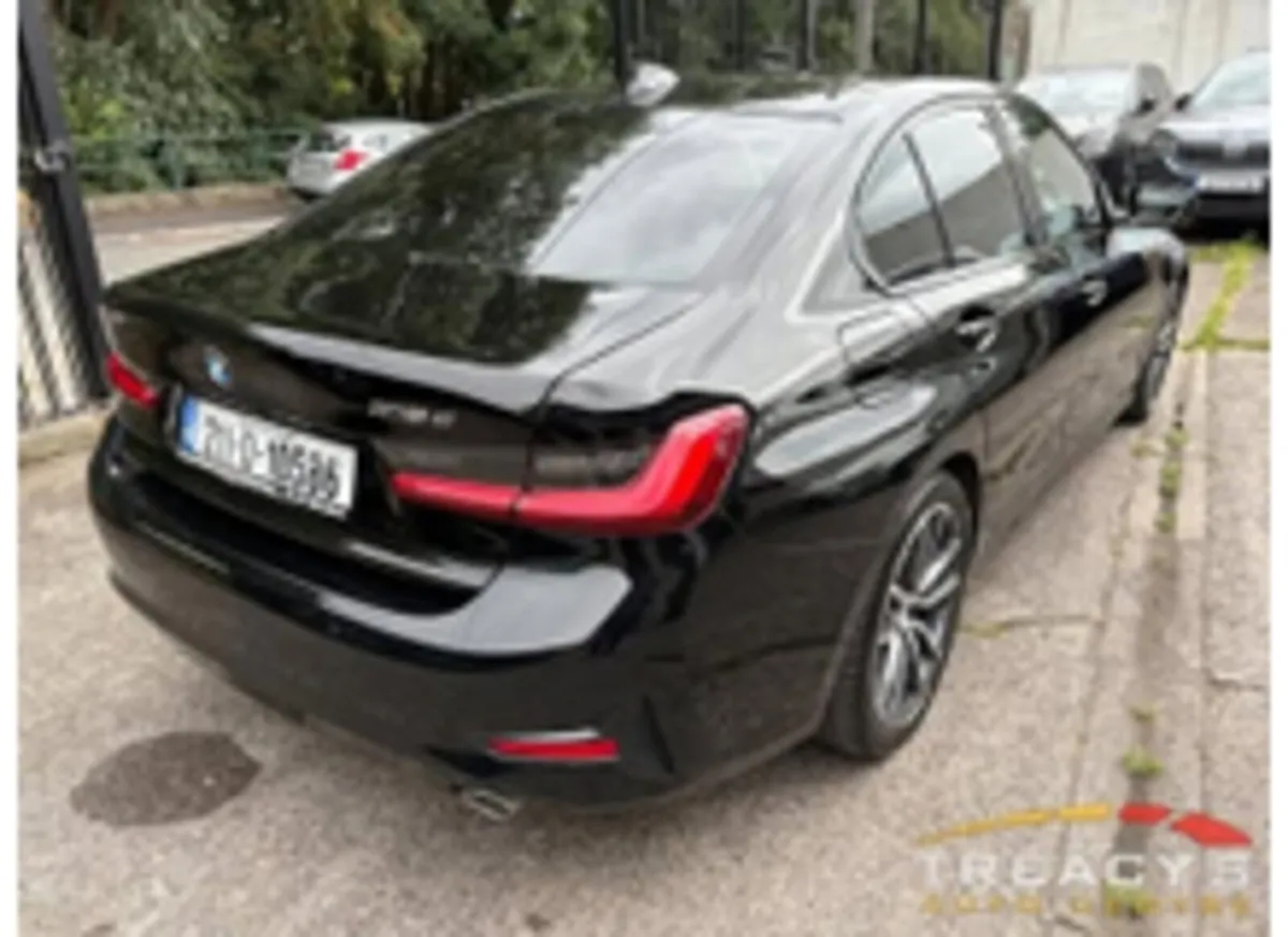 BMW 3-Series 2021 D SPORT AUTO 1 OWNER - Image 4