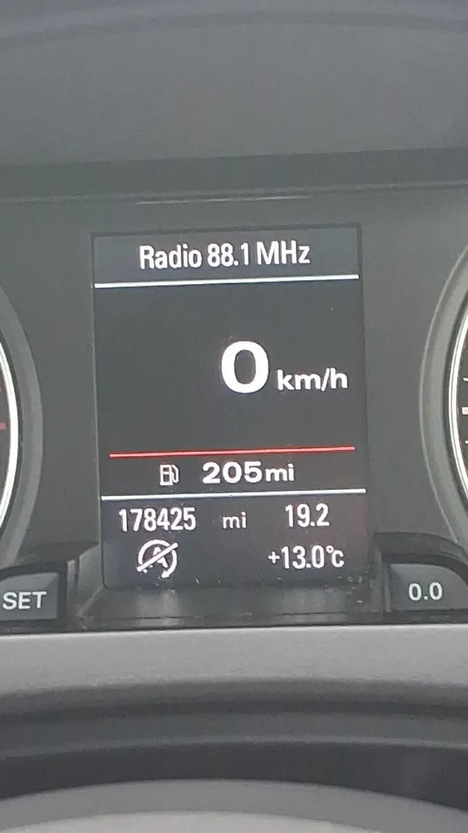 Audi A4 2010 - Image 2