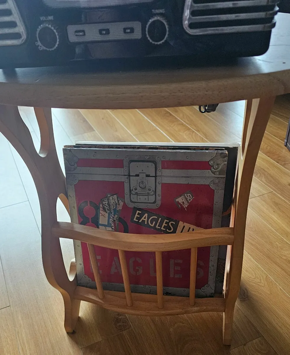 Small table ideal for storing Vinyl Lp's - Image 1