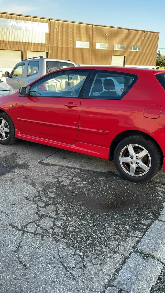 Toyota Corolla 2004 - Image 3