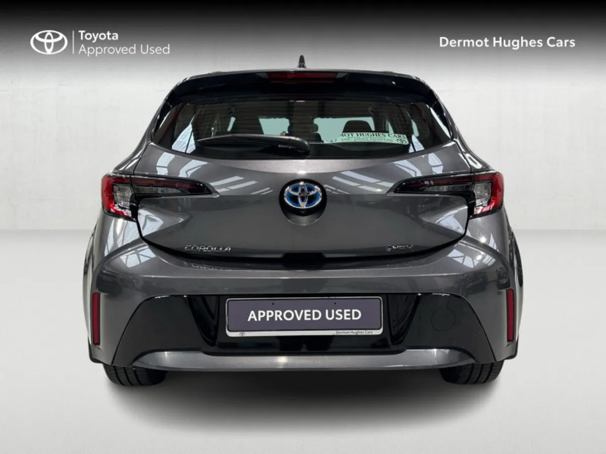 Toyota Corolla HATCHBACK HYBRID LUNA AUTO - Image 4