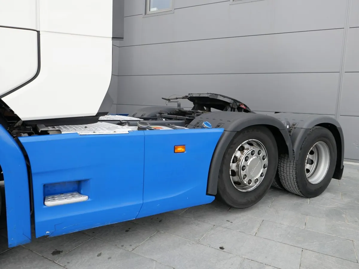 Scania S500 N/G Highline 6x2 Midlift Auto gearbox - Image 4