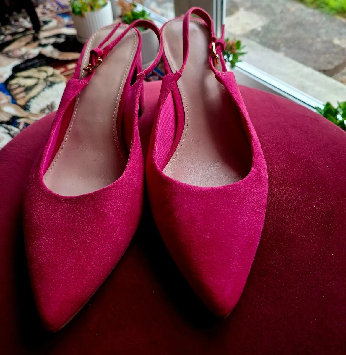 ​Vibrant Fuchsia Pointed Toe Block Heels (UK 6 - Image 1