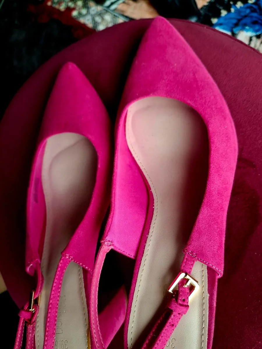 ​Vibrant Fuchsia Pointed Toe Block Heels (UK 6 - Image 3