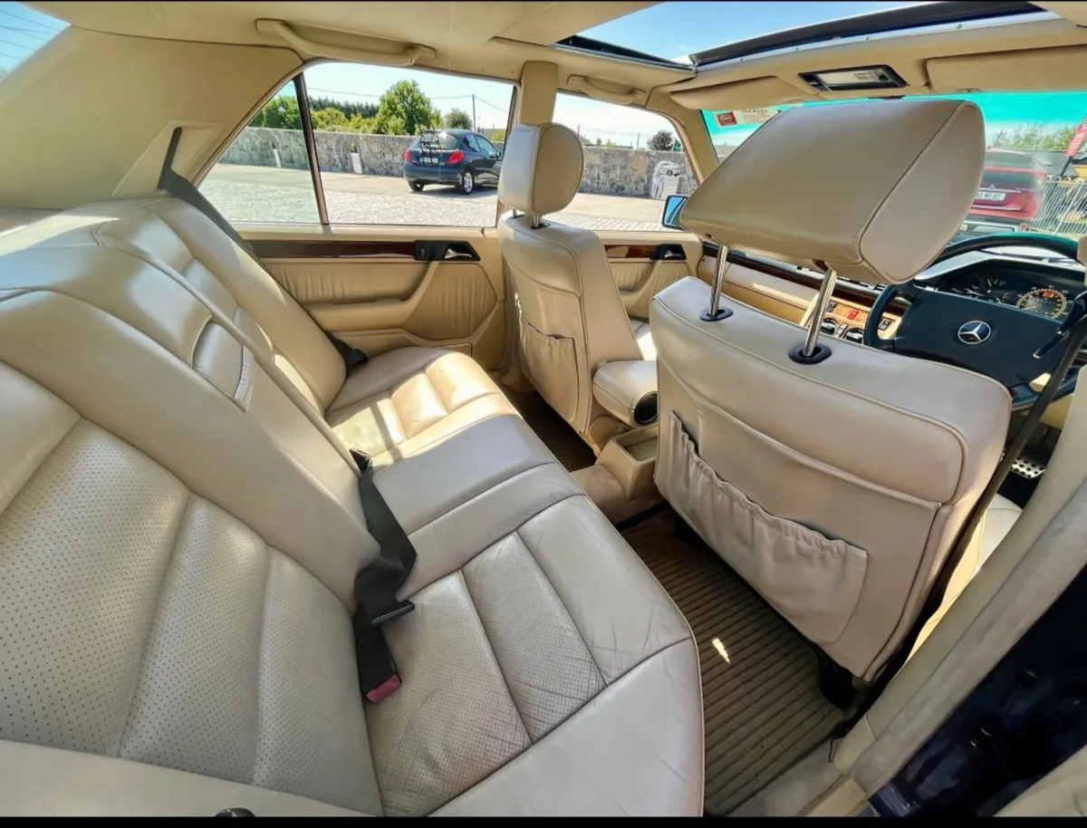 W124 Mercedes 300E-24 - Image 3